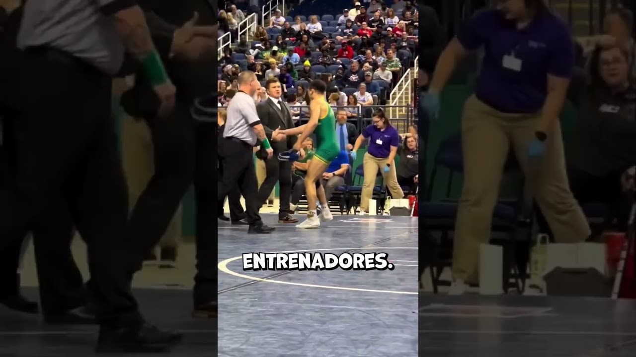 Joven luchador celebró su victoria pero el segundo entrenador lo sorprendió #shorts
