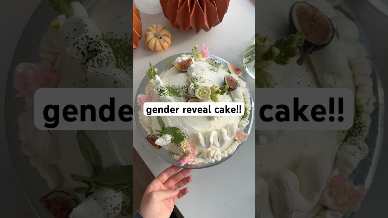 GENDER REVEAL CAKE
