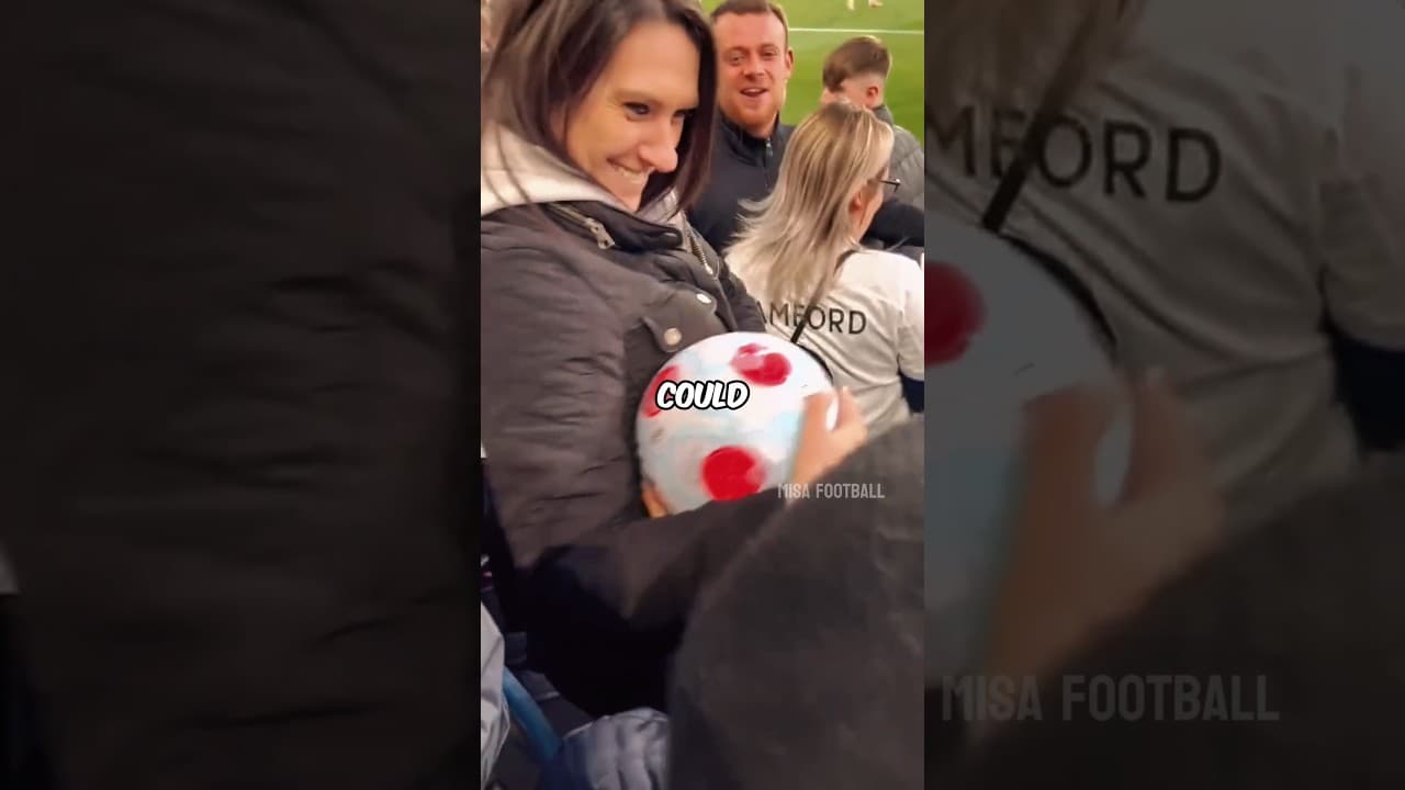 This female fan wastes time