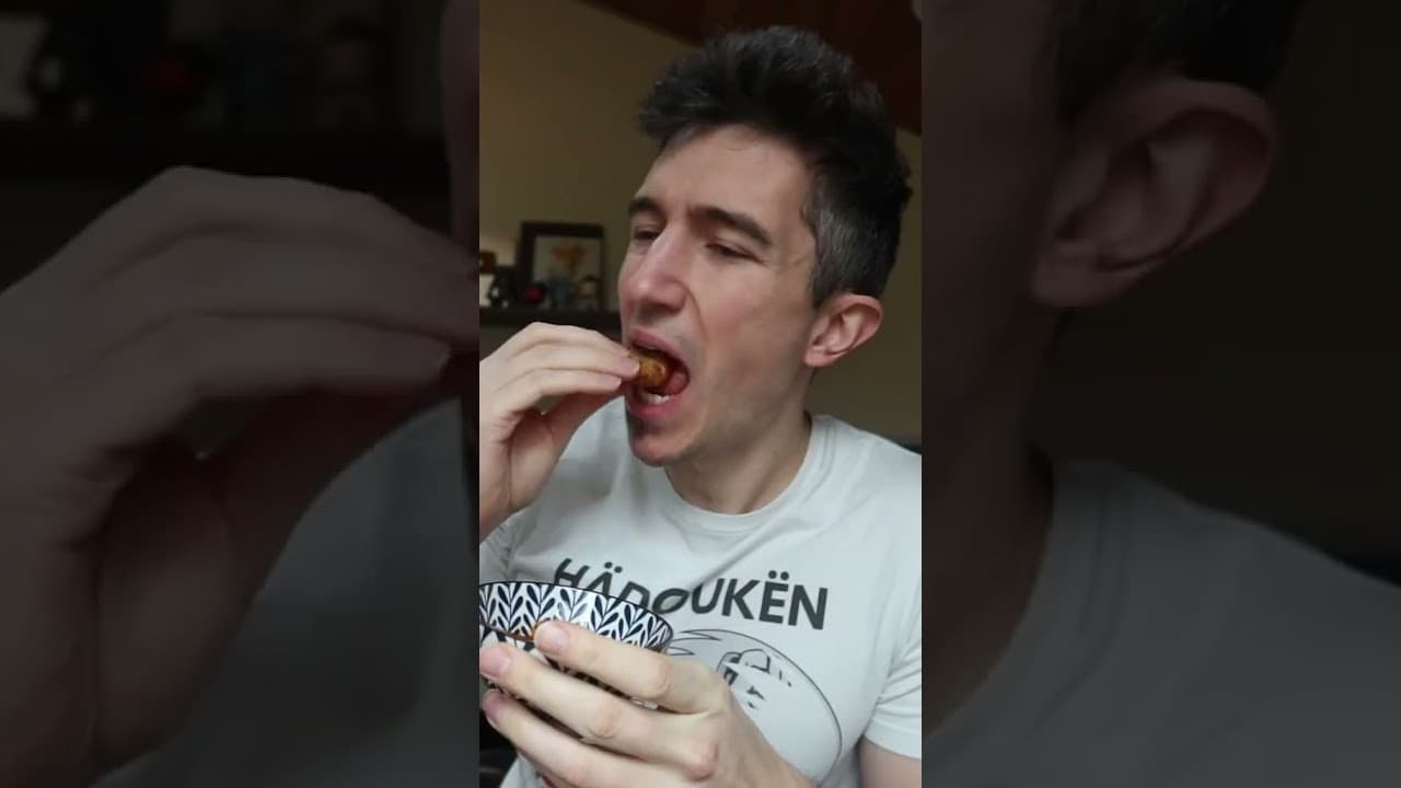 If you’re all about the macros try the blue ones! Otherwise go with the OG 😋 @jakecalorie #babybel