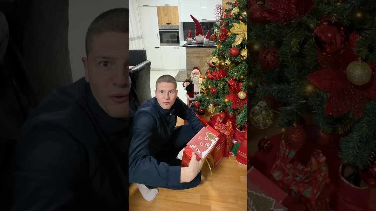 DJAPE OTVARA POKLON OD DEDA MRAZA 🎄🎅🥳🎉 #djape #jocaivikica #christmas #poklon #drvoicelik