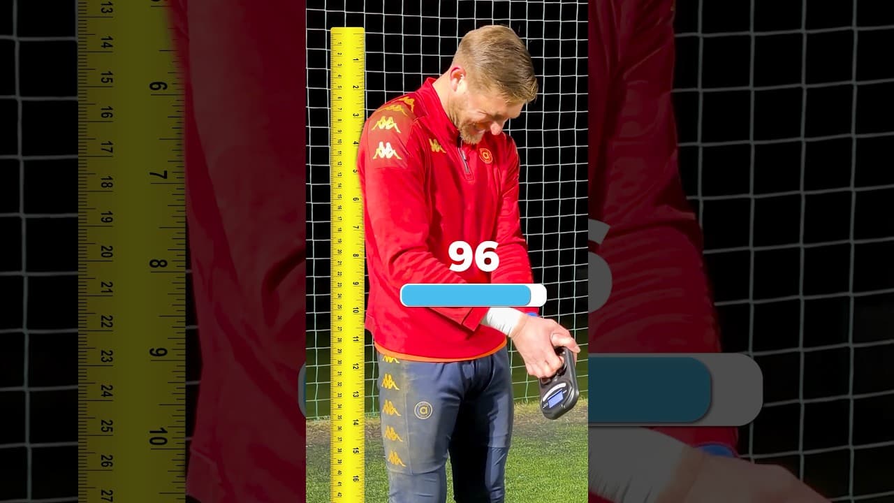 Jak SILNÝ je NEJVYŠŠÍ Brankář na Světě? 😳⚽️