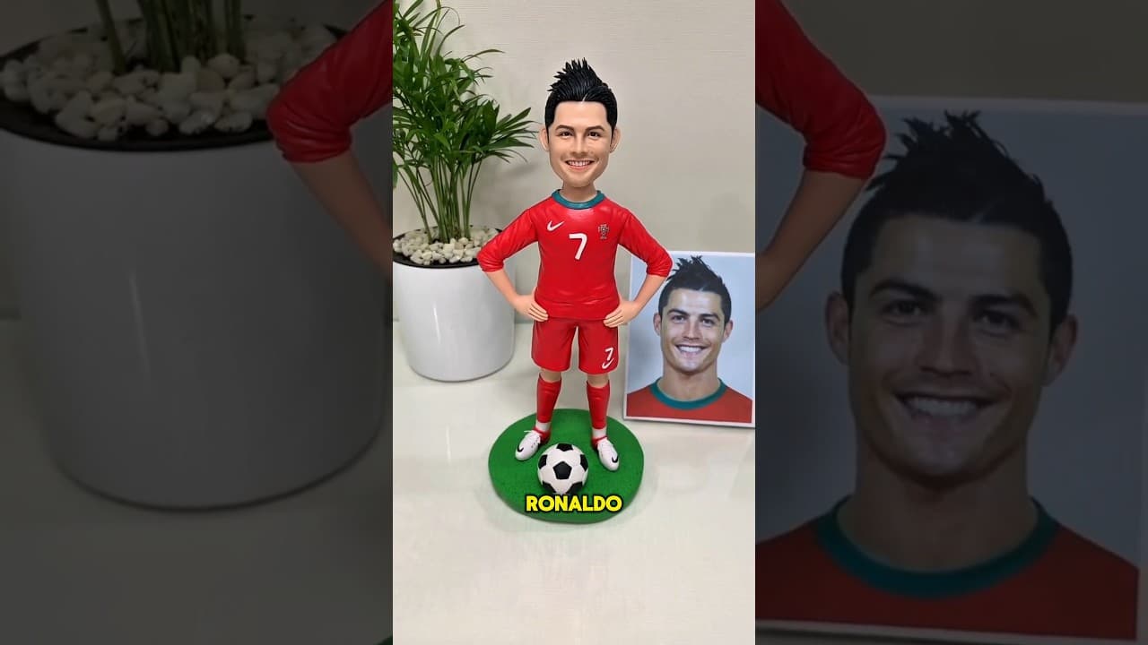 Father, why did you ruin my soil? But when Ronaldo saw the statue ⚽🤯😍!! #shorts