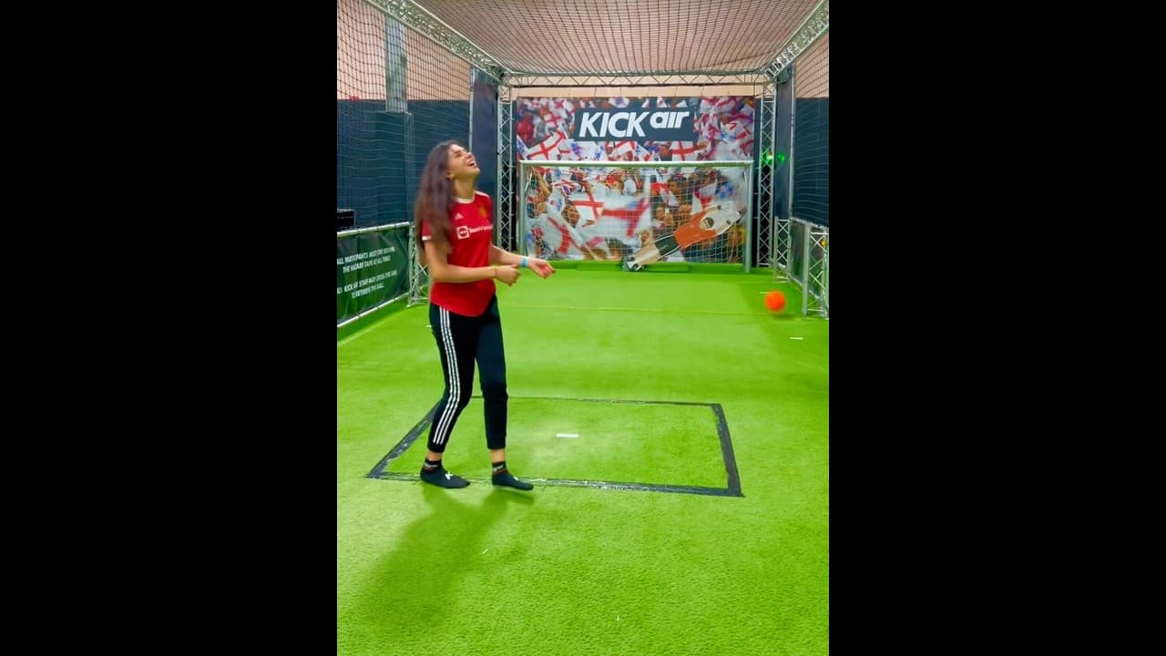 Ronaldo Vs Robot Goalkeeper 🔥☠️ #football #shorts #viral