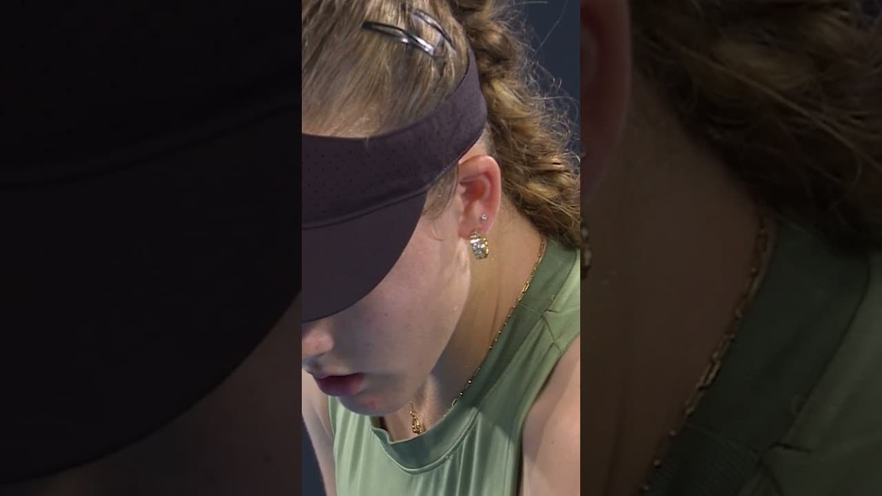 Andreeva interrupted by train horn... TWICE! 🚂 🤣