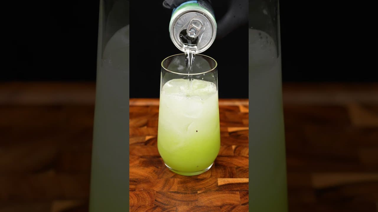 "𝙏𝙃𝙀 𝙐𝙇𝙏𝙍𝘼 𝙍𝙀𝙁𝙍𝙀𝙎𝙃𝙄𝙉𝙂"| kiwi green grape refreshing drink #shorts