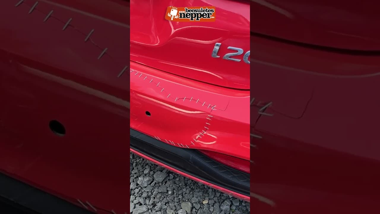 Tűzőgéppel is lehet autót lakatolni