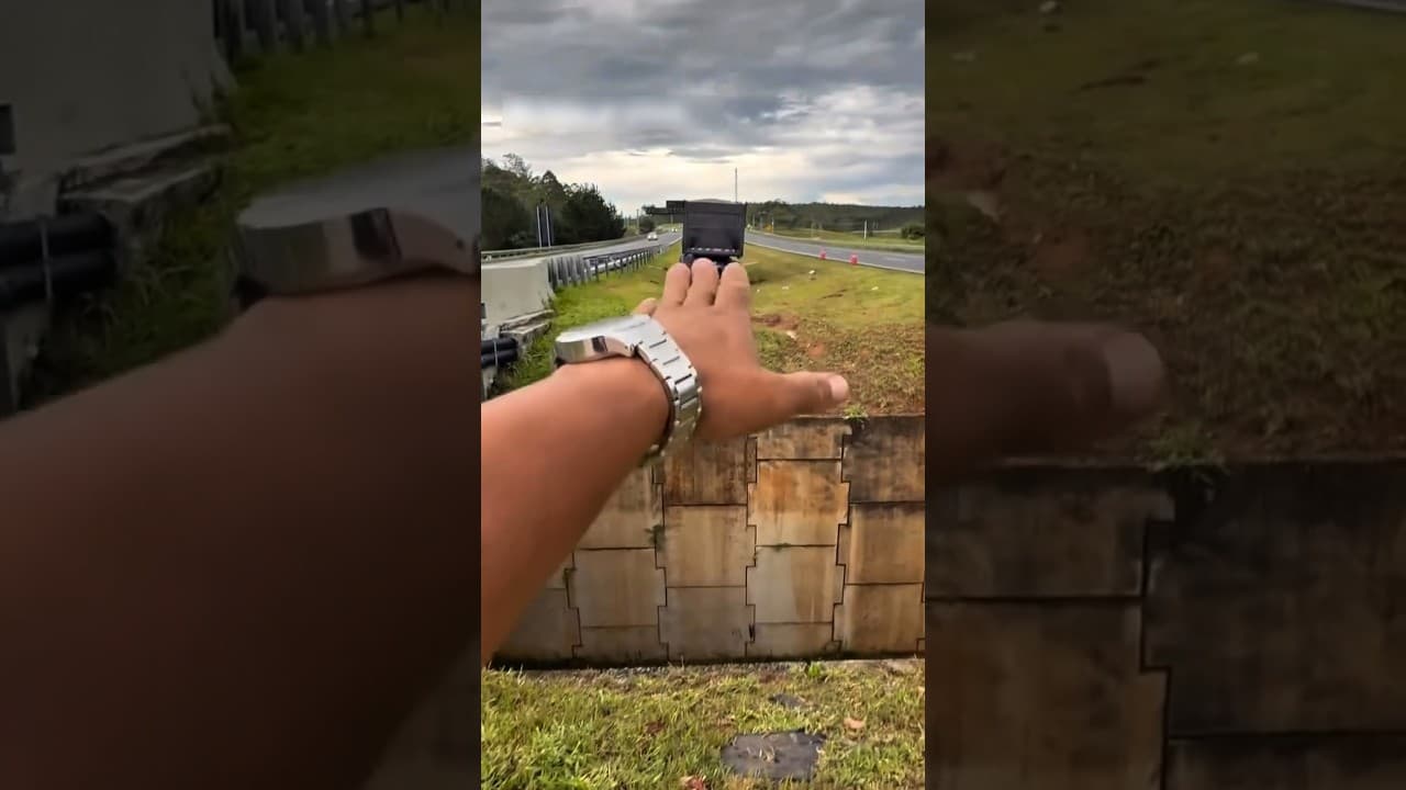 A real speed racer! 😂🏁🚛💨 unknownartist #truckdriver #lkw #camion #bigrig #hgv #job #work #funny