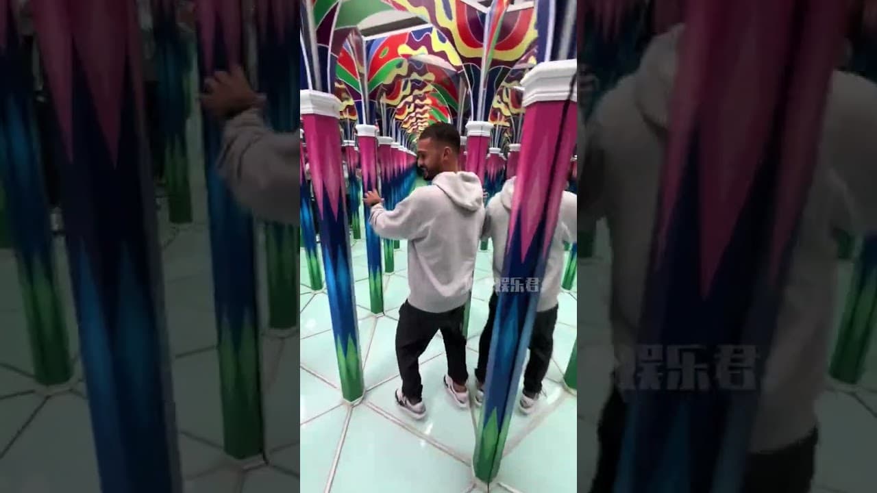 攝像小哥：不兒！等等我行不行！#搞笑 #看一遍笑一遍