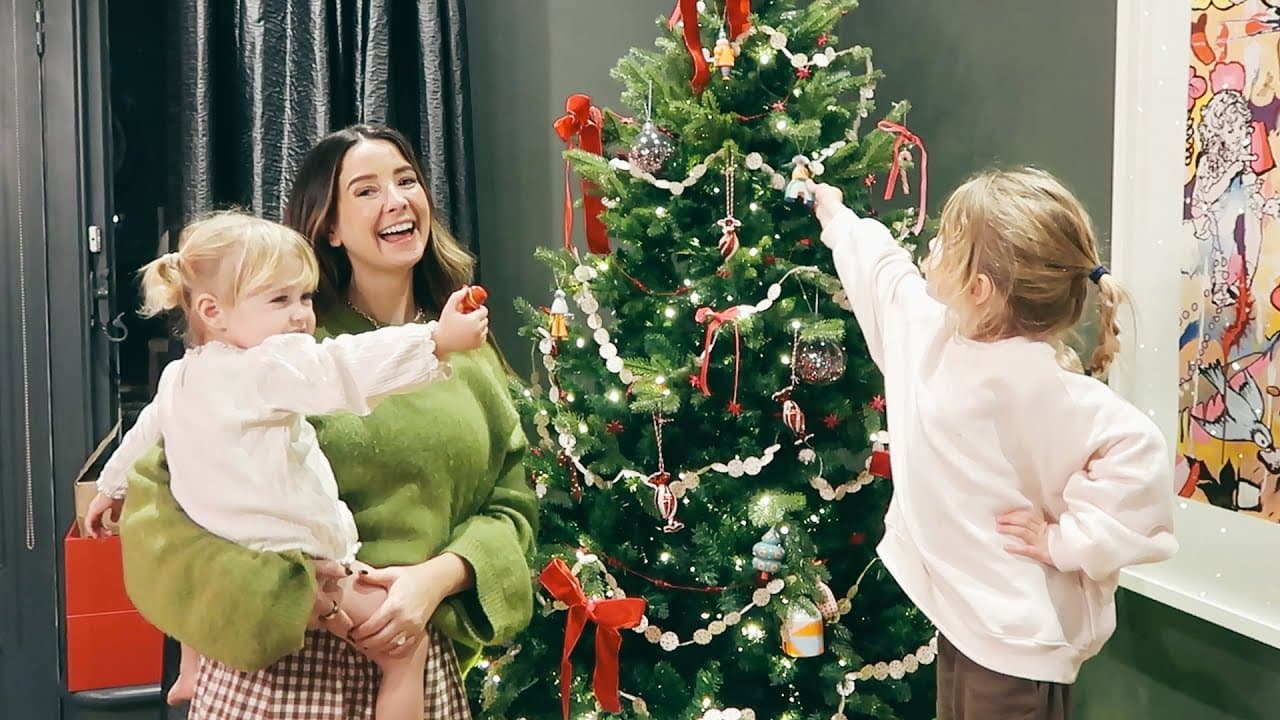 The Elf Is Back, Christmas Decorating & Carol Singing | Vlogmas Day 1