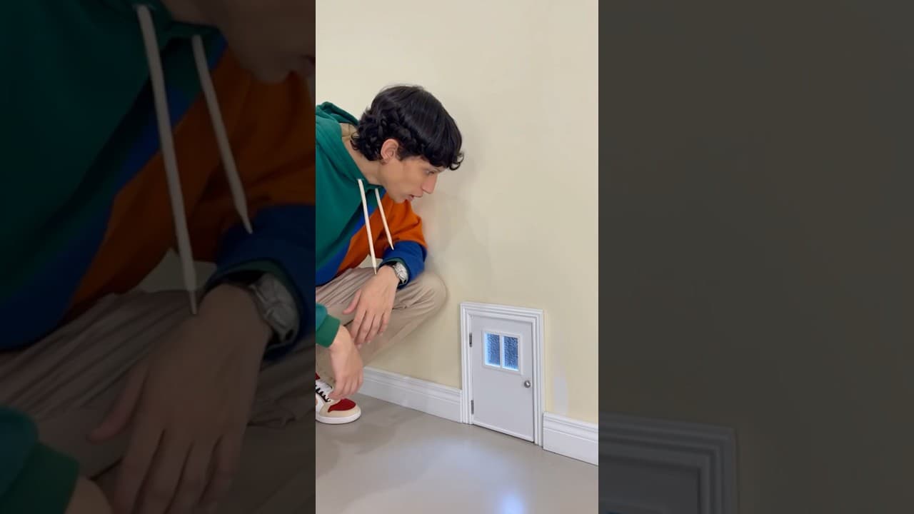 O que tem atrás dessa mini porta?? 😱