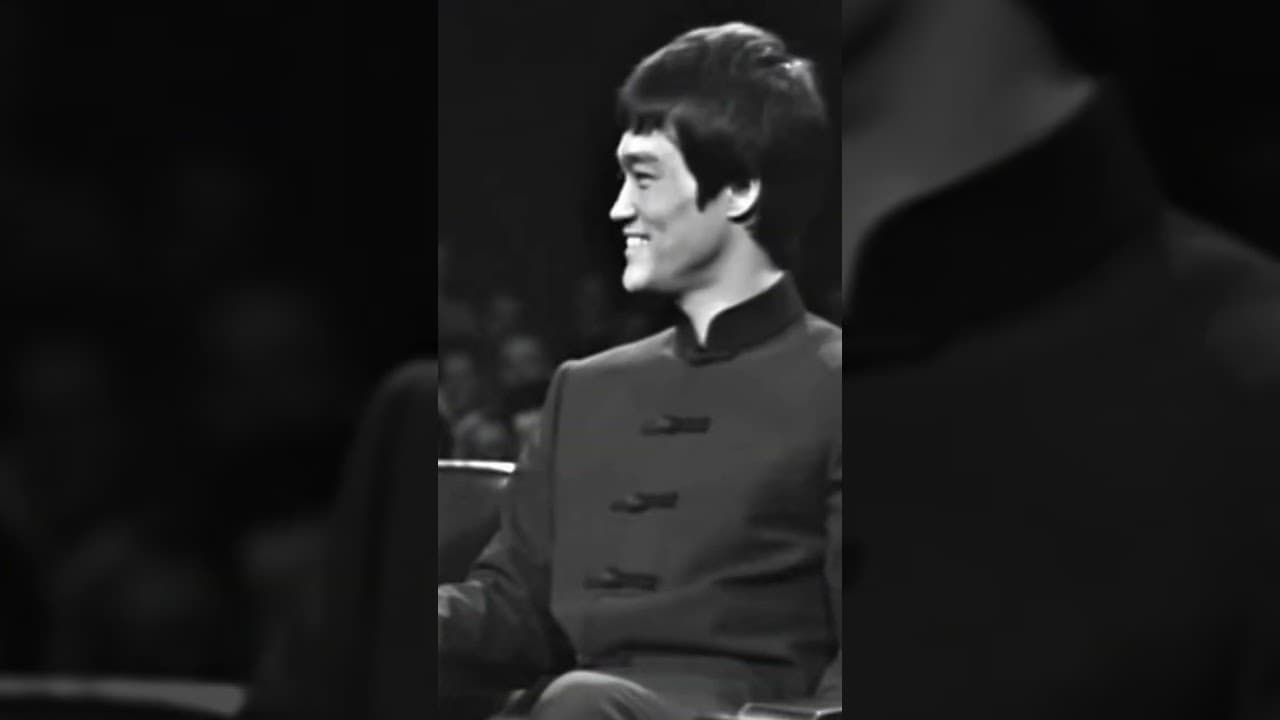 Bruce Lee demonstrates Qigong.#kungfu #brucelee