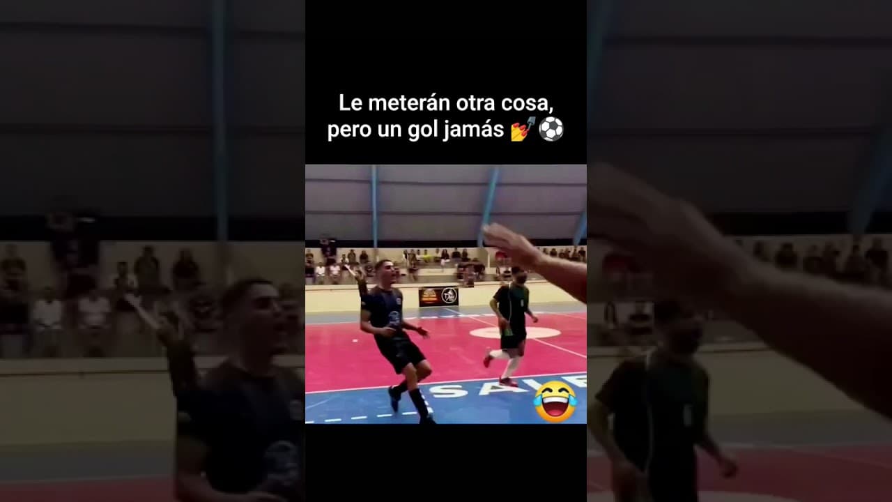 Le meterán otra cosa, pero un gol jamás 💅😂 #memes #bromas #futbol #portero #risas #humor #viral #fyp