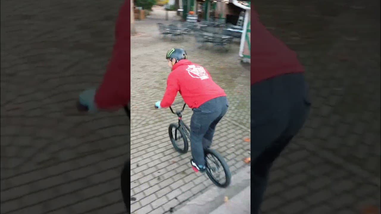 Kijött egy Új videó, MTB Hopperen ugratunk a városban! #mtbhopper #mtb #bmx