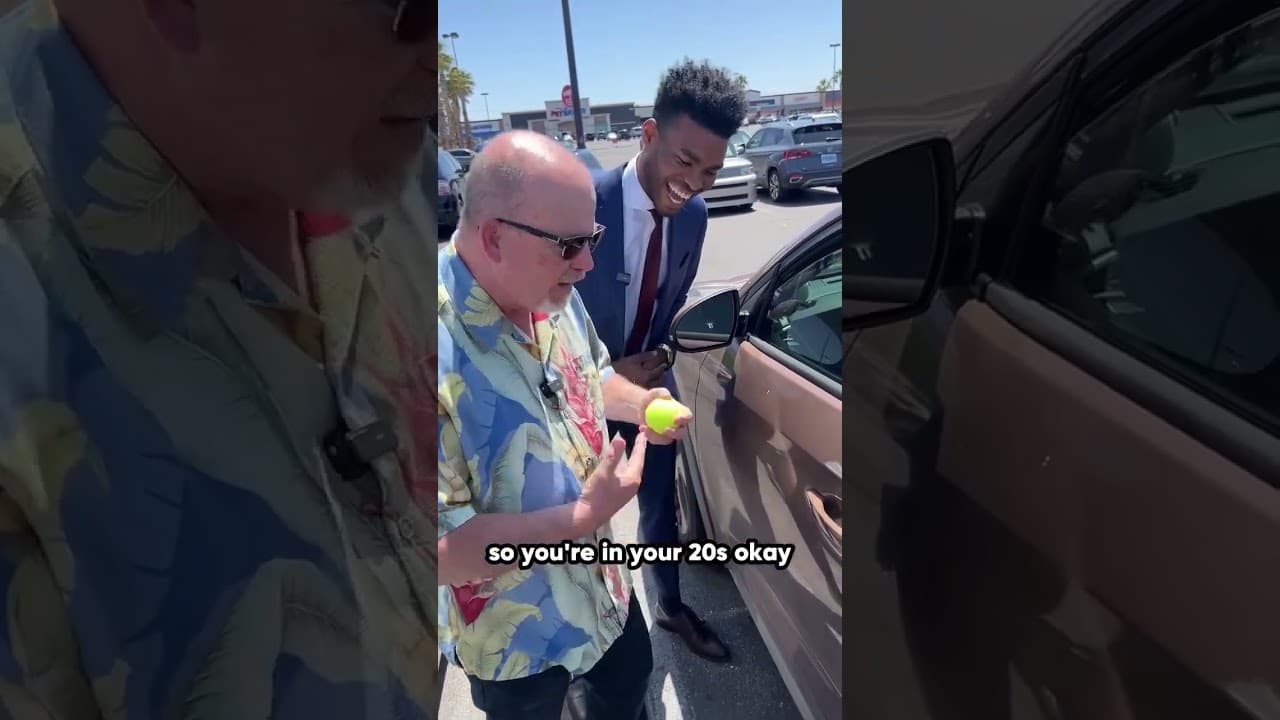 He couldn't open his car but something incredible happened!🙈😄🚗