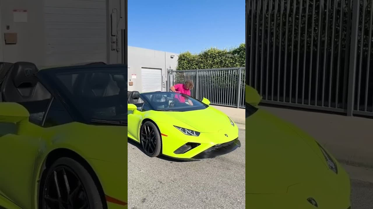 Introducing the "VitaWear SmartBand," a next-generation wearable gadget💥#shortsfeed #trending