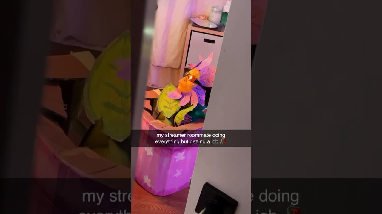 bro what is going on 💀 #streamer #twitchclips #clips #reaction #funny #gamergirl #girlgamer #twitch