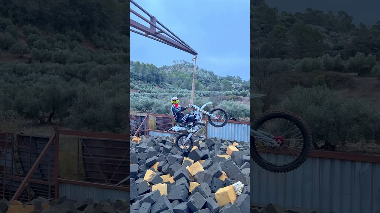 ASÍ SE SALE DE LA PISCINA DE ESPUMA!👌🏼 #freestyle #motocross #motos