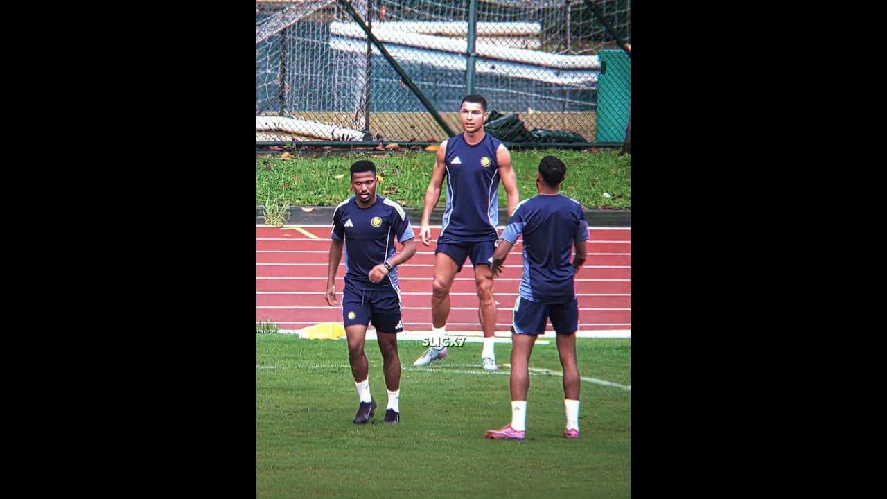 Ronaldo's Shoulder Pass is Different 🥶