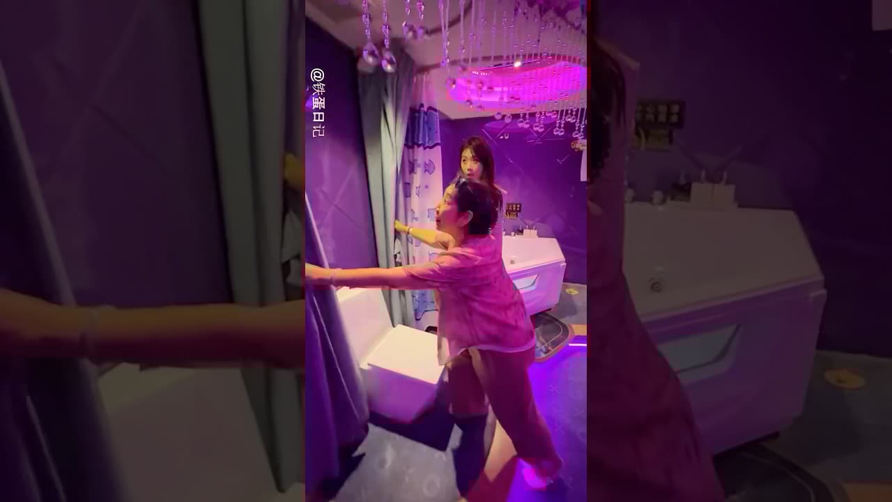When He Took His Girlfriend’s Parents to a Love Hotel 😳💦💔
