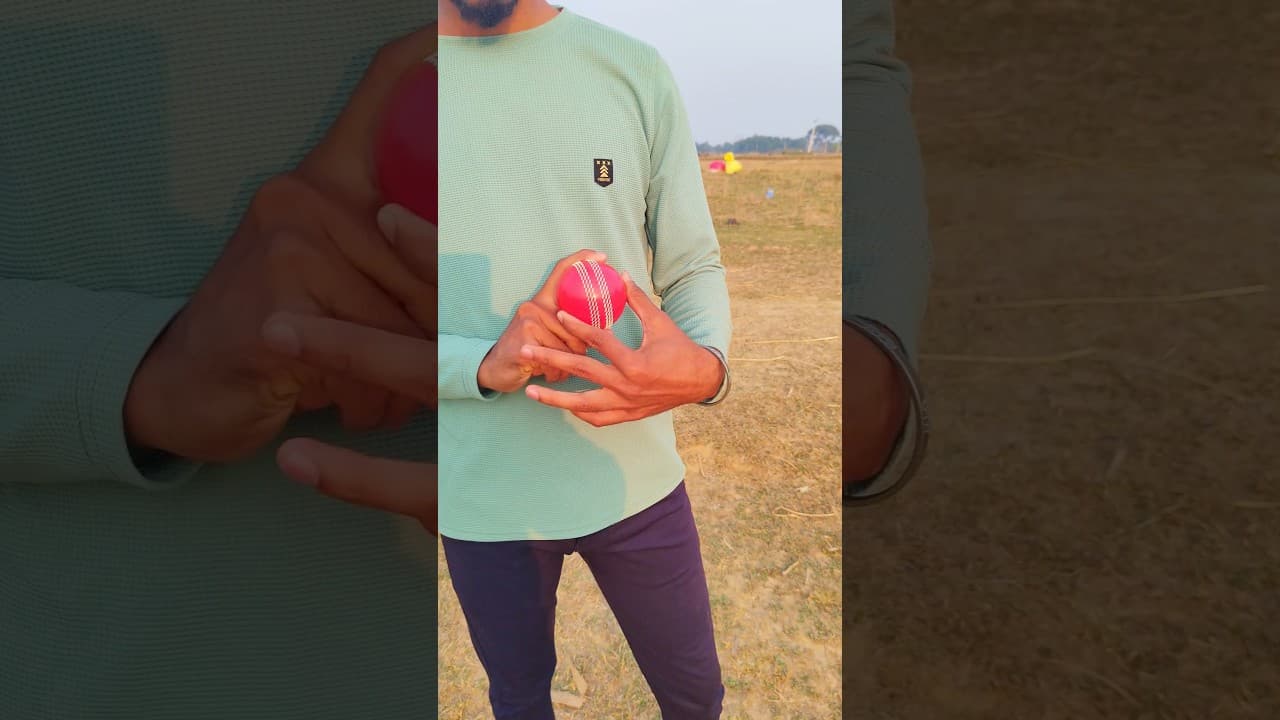 off spinner bowling #cricket🏏🏏 #shorts fast bowling Air swing bowling tenish grip youtube #shorts