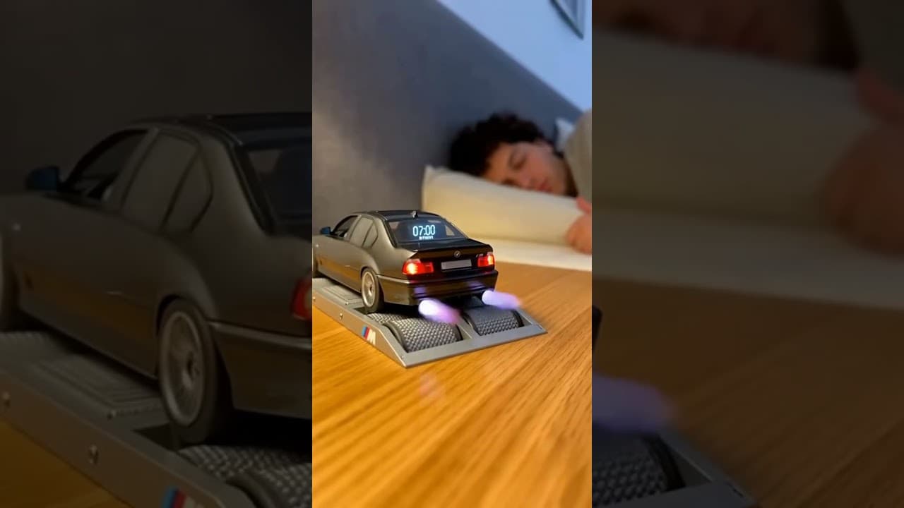 👉 Reloj despertador en forma de carro